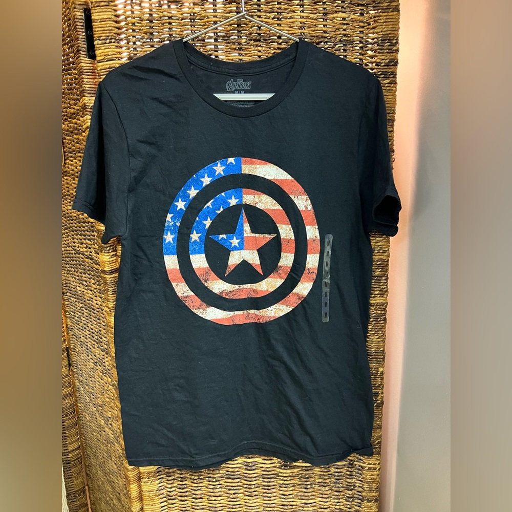Marvel-‎ Avengers- Womens Medium, Captain America Shield Flag